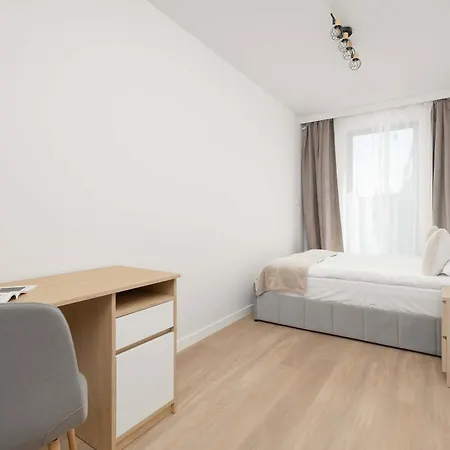 Spacious With Parking Near The Old Town By Renters