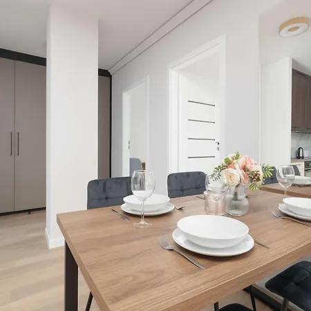 Spacious With Parking Near The Old Town By Renters