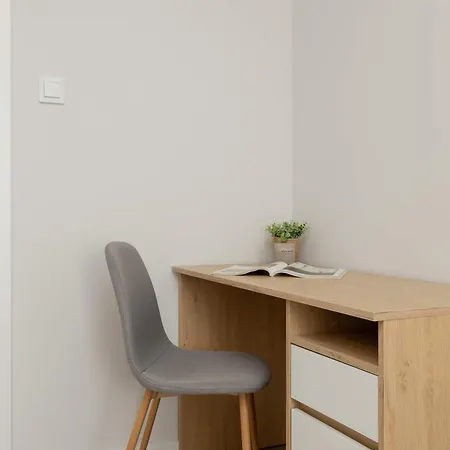 Apartmán Spacious With Parking Near The Old Town By Renters Lublin