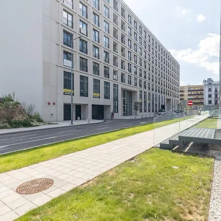 Spacious With Parking Near The Old Town By Renters Apartment Lublin