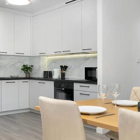 Spacious With Parking Near The Old Town By Renters Apartmán Lublin