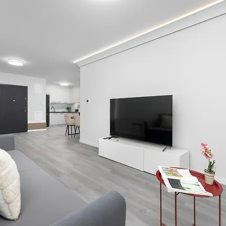 Apartmán Spacious With Parking Near The Old Town By Renters *