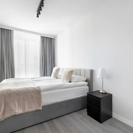 Apartmán Spacious With Parking Near The Old Town By Renters *