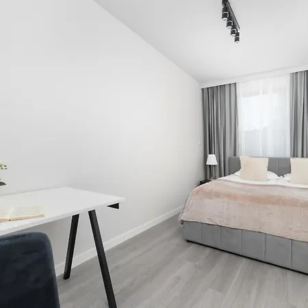 Spacious With Parking Near The Old Town By Renters *