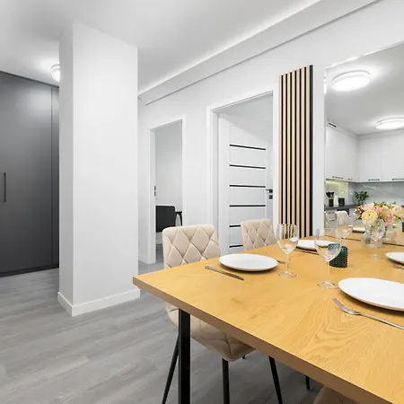 Spacious With Parking Near The Old Town By Renters Apartmán Lublin