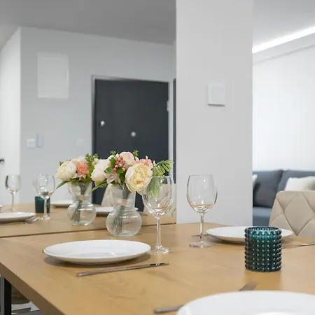 Spacious With Parking Near The Old Town By Renters