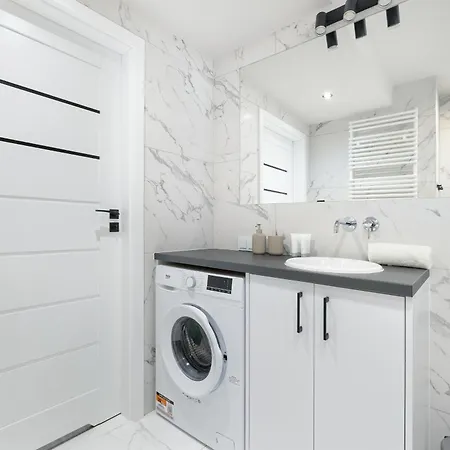 Spacious With Parking Near The Old Town By Renters